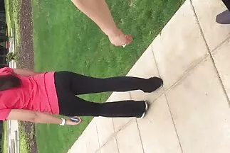 Ông già ngon ngọt rán một cô gái gai gia nhat ban trẻ với cặp mông xinh đẹp.