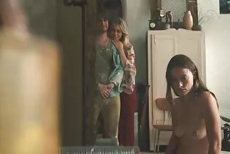 Cha dượng phản đối việc cô ăn mặc giống Sh, nhưng đó sex nhat ban cha con là vì ghen tị.